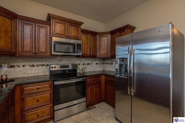 218 Sangria Drive, Vine Grove, KY 40175