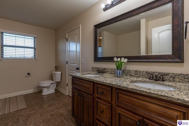 218 Sangria Drive, Vine Grove, KY 40175