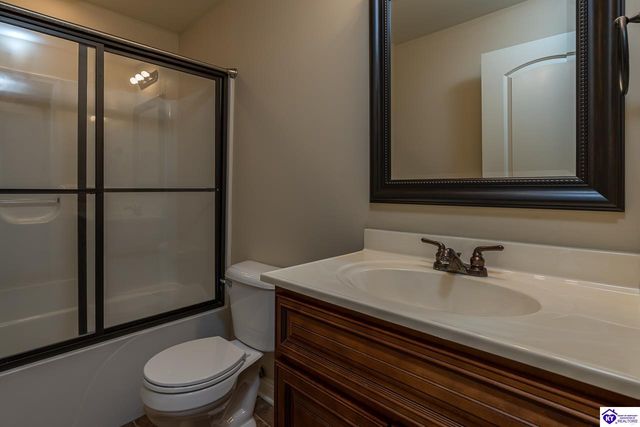 218 Sangria Drive, Vine Grove, KY 40175