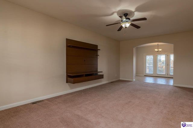 218 Sangria Drive, Vine Grove, KY 40175