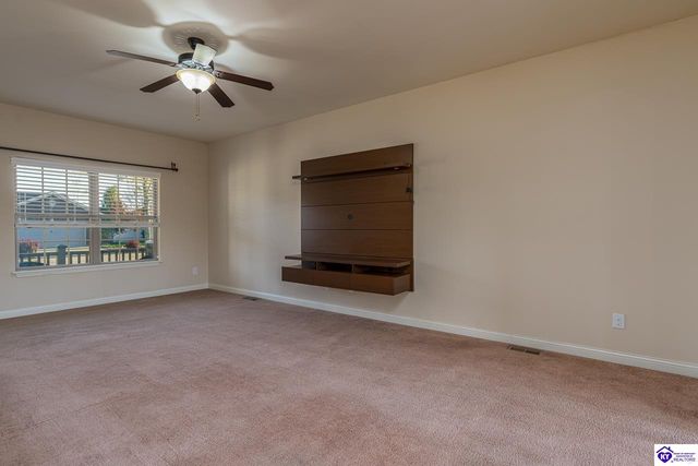 218 Sangria Drive, Vine Grove, KY 40175