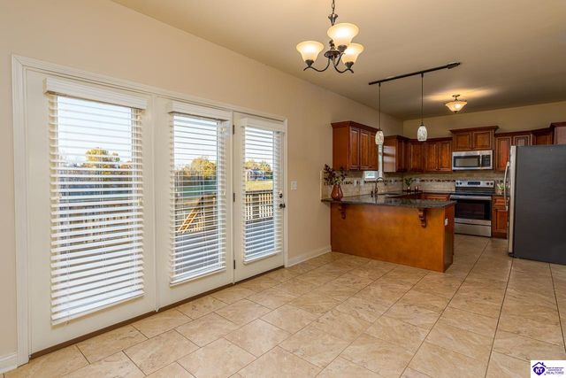 218 Sangria Drive, Vine Grove, KY 40175