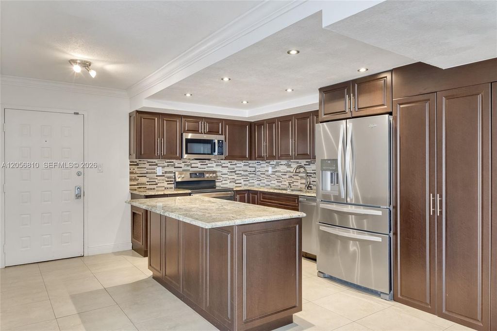 6061 Collins Ave 15D, Miami Beach, FL 33140