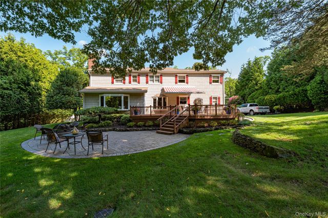 14 Breeze Hill Road, Northport, NY 11768