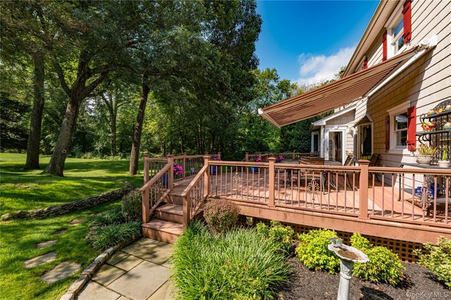 14 Breeze Hill Road, Northport, NY 11768