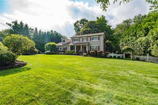 14 Breeze Hill Road, Northport, NY 11768