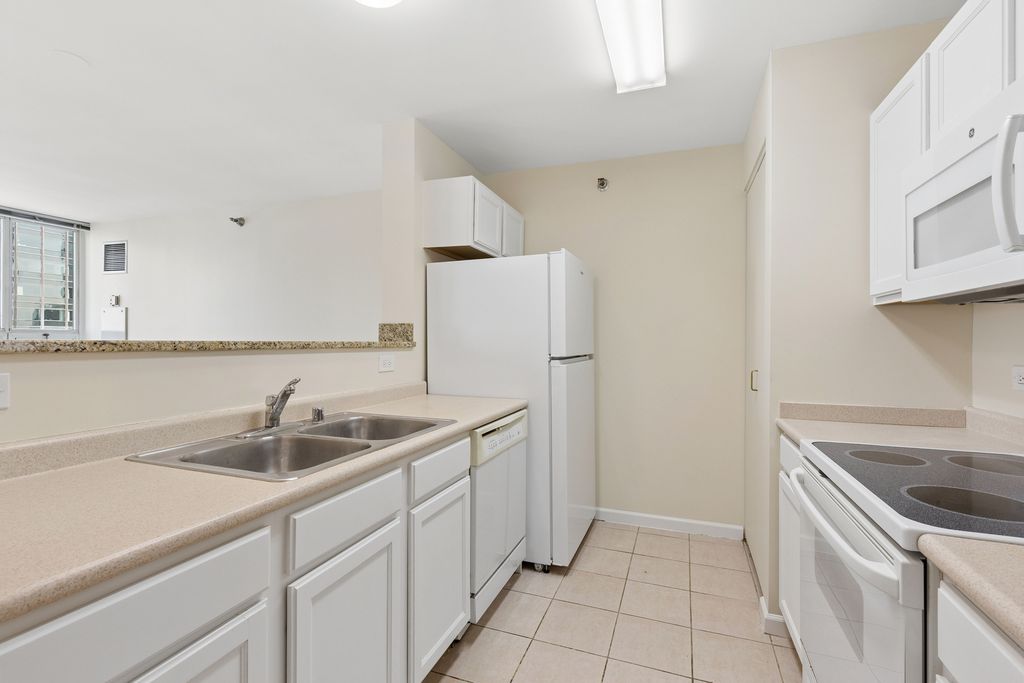 345 N LaSalle Street 1904, Chicago, IL 60654 — photo 5
