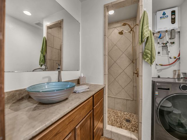 1011 E Lake Drive, Weatherford, TX 76087