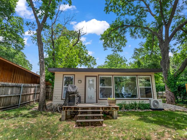 1011 E Lake Drive, Weatherford, TX 76087