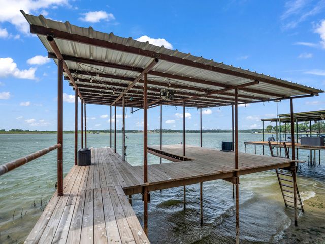 1011 E Lake Drive, Weatherford, TX 76087