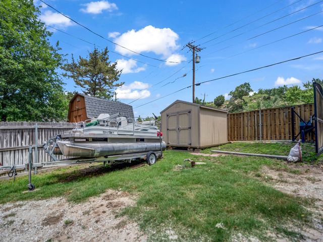 1011 E Lake Drive, Weatherford, TX 76087