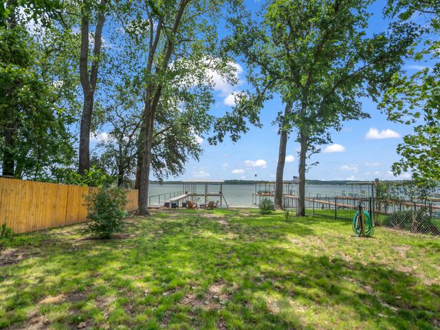 1011 E Lake Drive, Weatherford, TX 76087