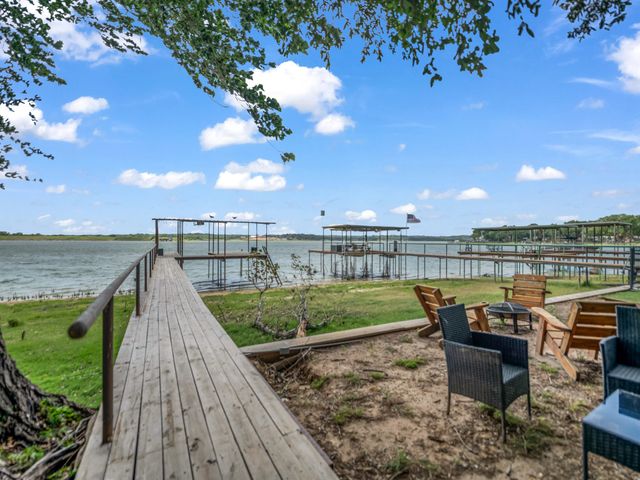 1011 E Lake Drive, Weatherford, TX 76087