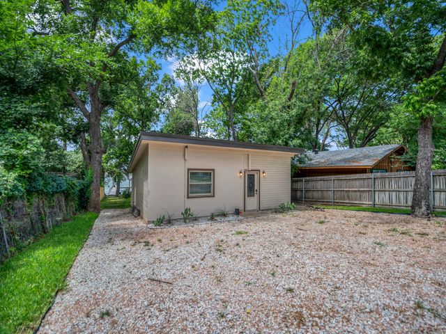 1011 E Lake Drive, Weatherford, TX 76087