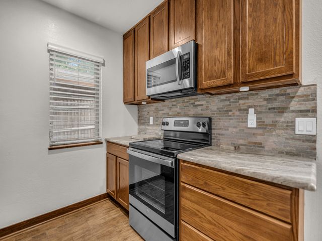 1011 E Lake Drive, Weatherford, TX 76087