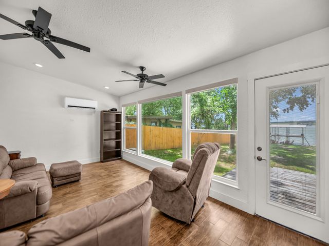 1011 E Lake Drive, Weatherford, TX 76087