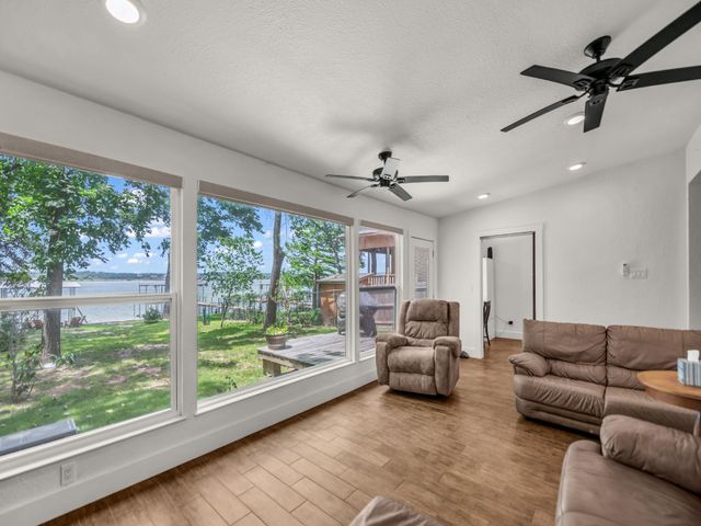 1011 E Lake Drive, Weatherford, TX 76087