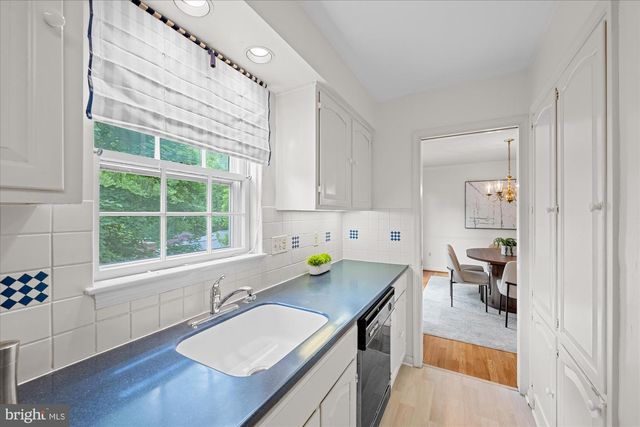 2537 N WAKEFIELD ST, Arlington, VA 22207