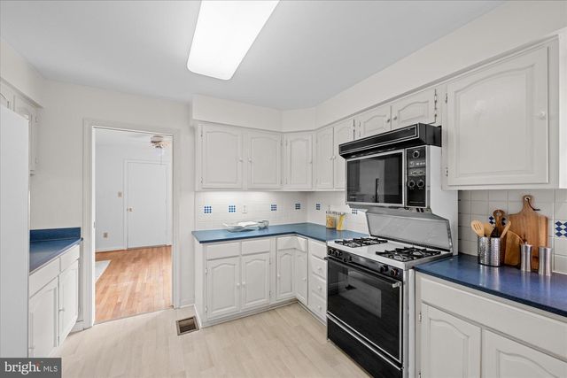 2537 N WAKEFIELD ST, Arlington, VA 22207