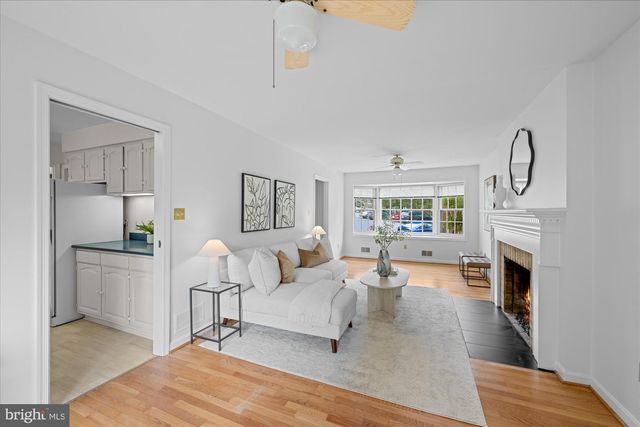2537 N WAKEFIELD ST, Arlington, VA 22207