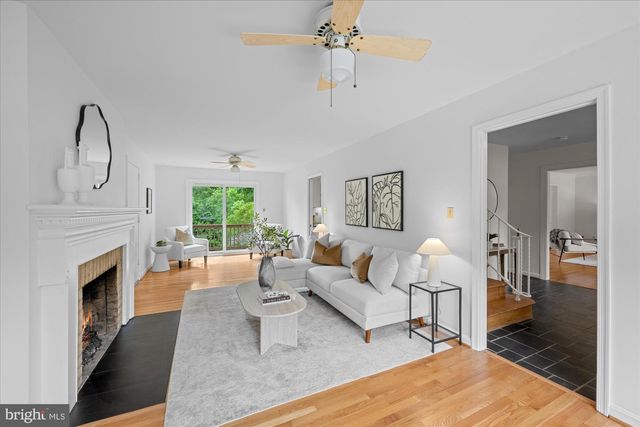 2537 N WAKEFIELD ST, Arlington, VA 22207