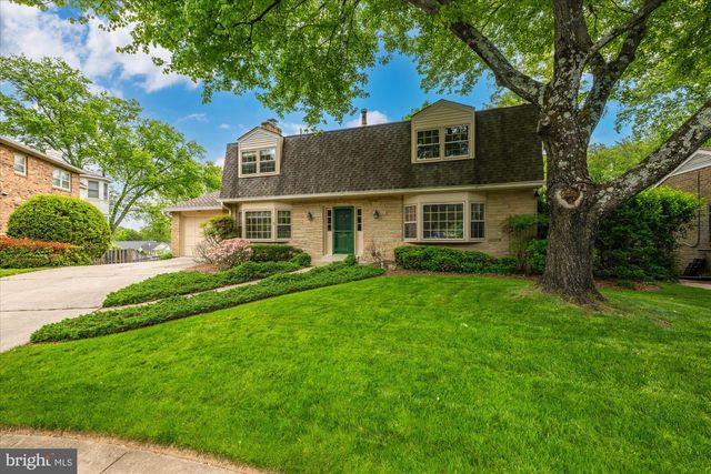 2537 N WAKEFIELD ST, Arlington, VA 22207