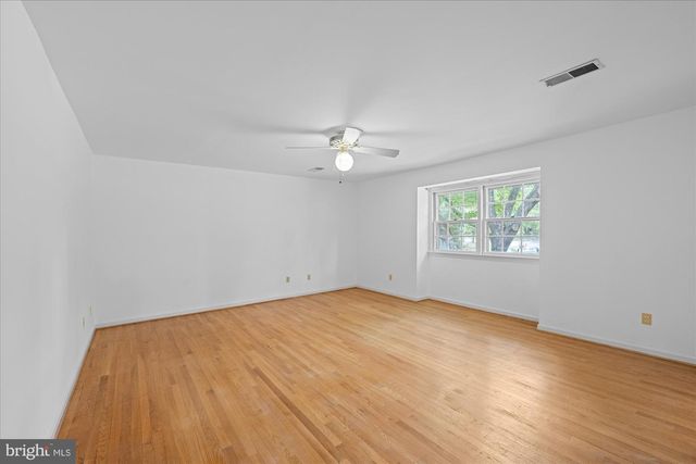 2537 N WAKEFIELD ST, Arlington, VA 22207