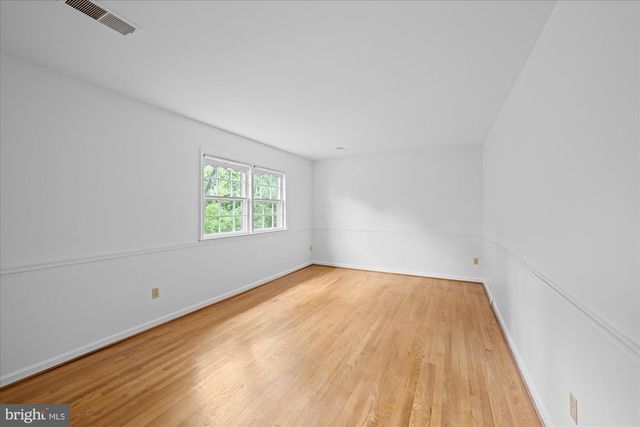 2537 N WAKEFIELD ST, Arlington, VA 22207