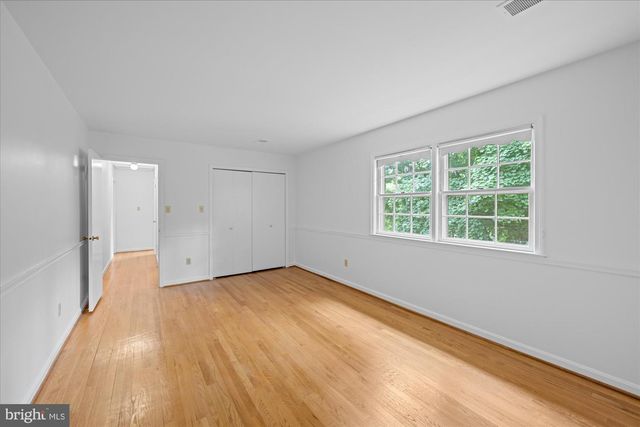 2537 N WAKEFIELD ST, Arlington, VA 22207