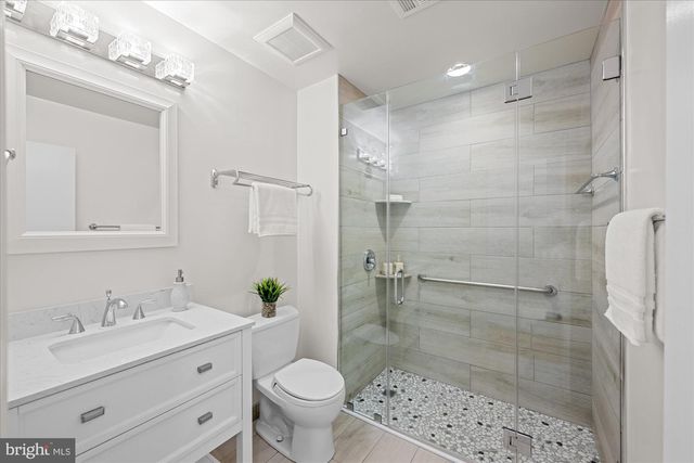 2537 N WAKEFIELD ST, Arlington, VA 22207