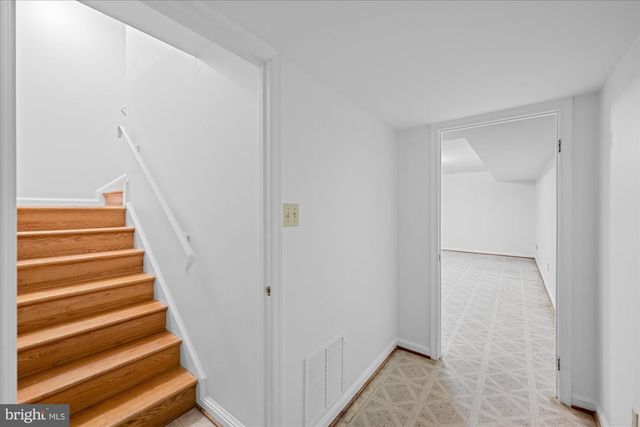 2537 N WAKEFIELD ST, Arlington, VA 22207