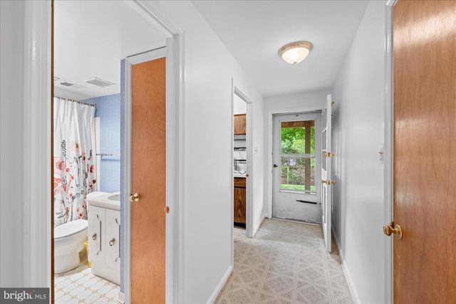 2537 N WAKEFIELD ST, Arlington, VA 22207