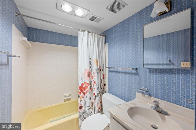 2537 N WAKEFIELD ST, Arlington, VA 22207