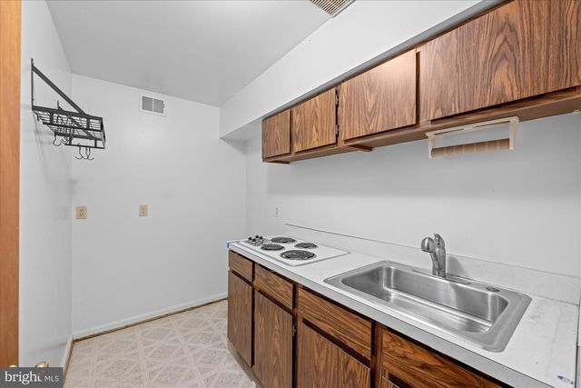 2537 N WAKEFIELD ST, Arlington, VA 22207