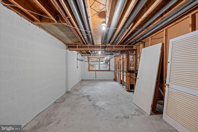 2537 N WAKEFIELD ST, Arlington, VA 22207