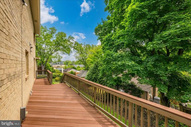 2537 N WAKEFIELD ST, Arlington, VA 22207