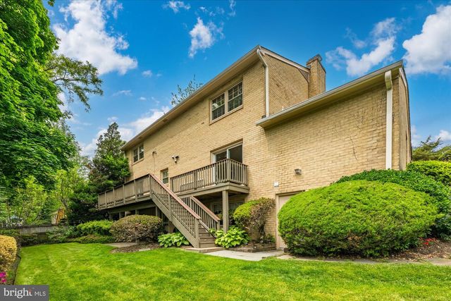2537 N WAKEFIELD ST, Arlington, VA 22207