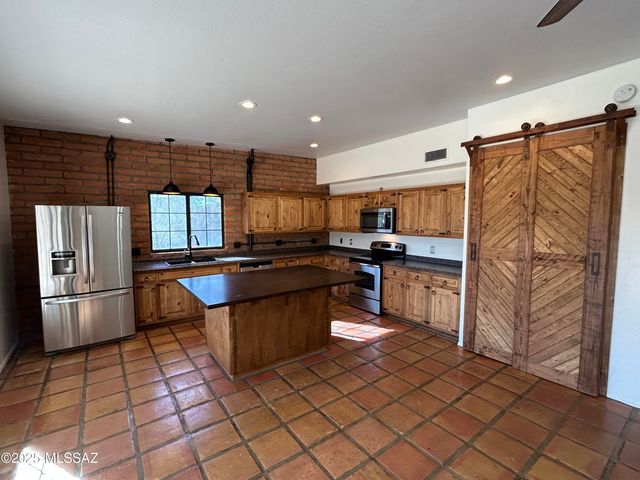 7821 S Ave De Belleza, Tucson, AZ 85747