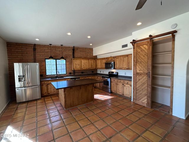 7821 S Ave De Belleza, Tucson, AZ 85747