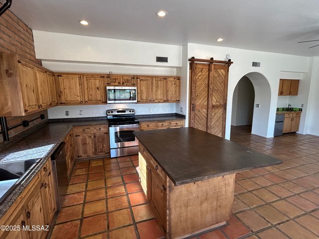 7821 S Ave De Belleza, Tucson, AZ 85747