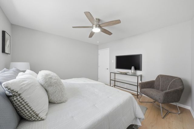 6437 S Kedvale Avenue, Chicago, IL 60629
