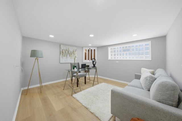 6437 S Kedvale Avenue, Chicago, IL 60629