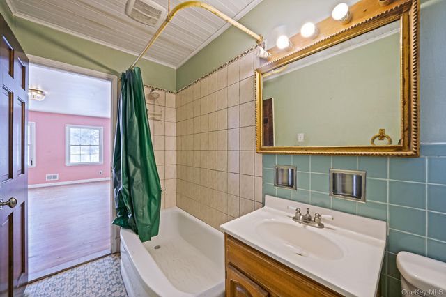 741 Hamilton Avenue, Westhampton Beach, NY 11978