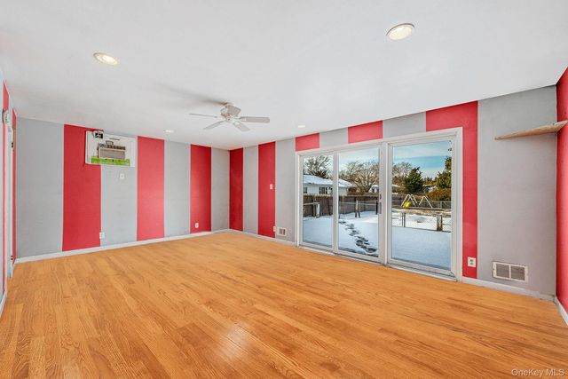 741 Hamilton Avenue, Westhampton Beach, NY 11978