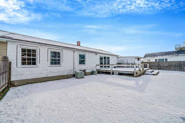 741 Hamilton Avenue, Westhampton Beach, NY 11978