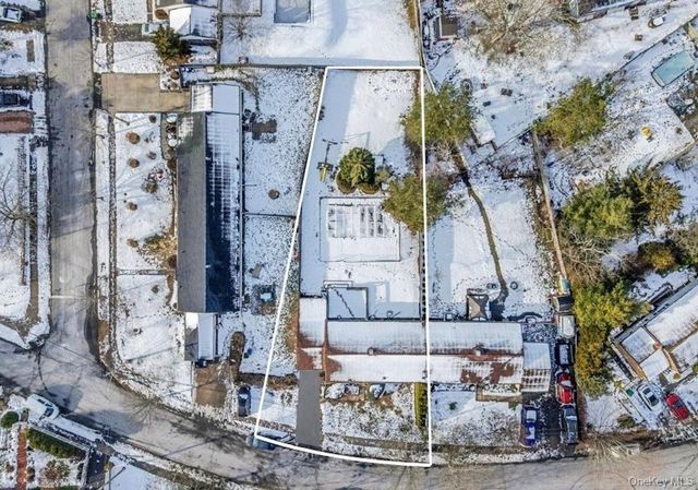 741 Hamilton Avenue, Westhampton Beach, NY 11978