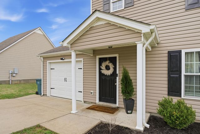 418 Deer Meadow Ln, Lebanon, TN 37090