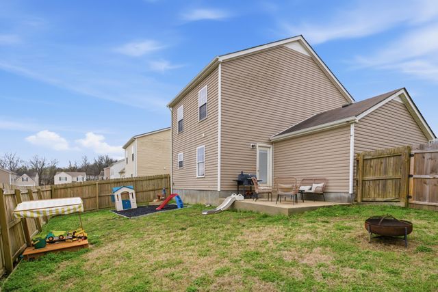 418 Deer Meadow Ln, Lebanon, TN 37090