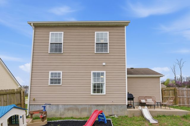 418 Deer Meadow Ln, Lebanon, TN 37090