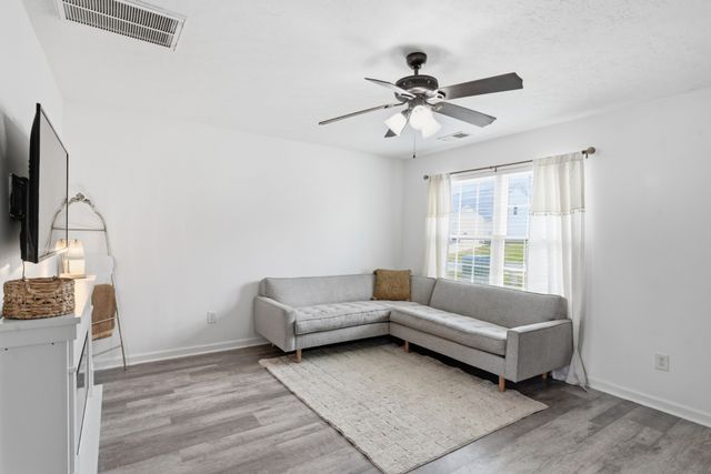 418 Deer Meadow Ln, Lebanon, TN 37090